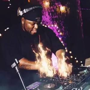 Meet your Posher, Lonnie